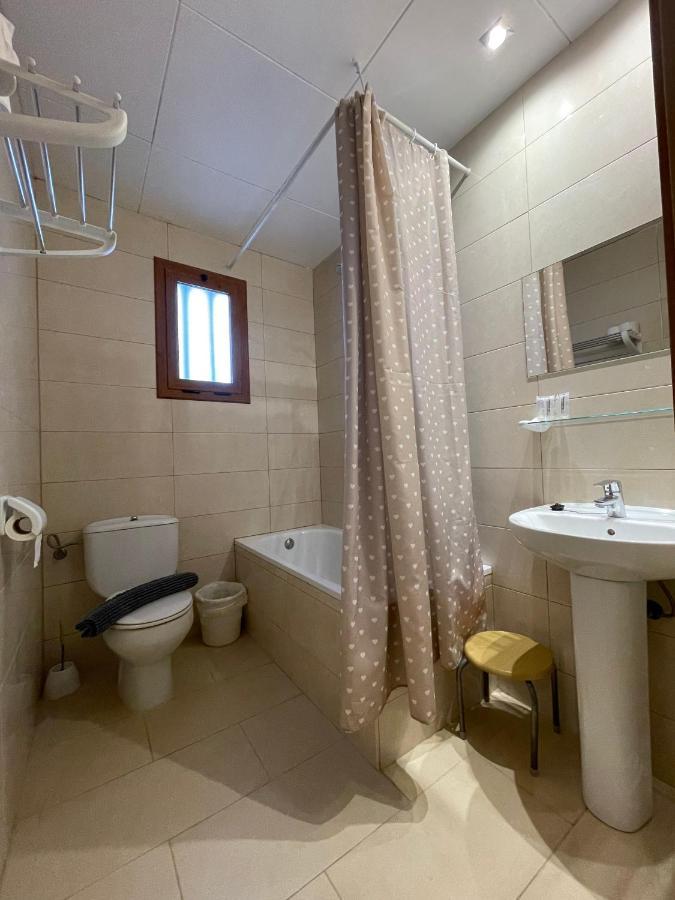 P&R Hostals Codolar Tossa de Mar Eksteriør billede